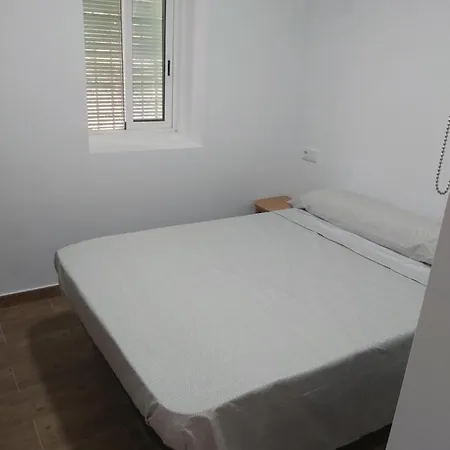 מלון Zona Tranquila A 5 Min De La Playa *